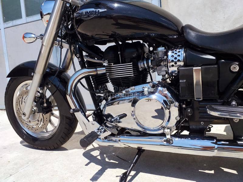Triumph America 900