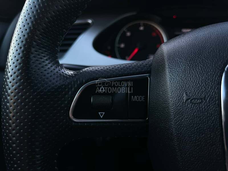 Audi A4 2.0 TDI S-LINE CH