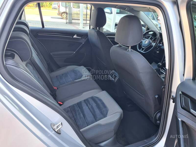 Volkswagen Golf 7 1.4 TGI HIGHLINE