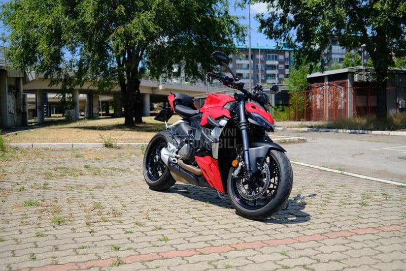 Ducati Streetfighter V2