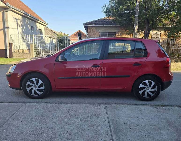 Volkswagen Golf 5 1.6