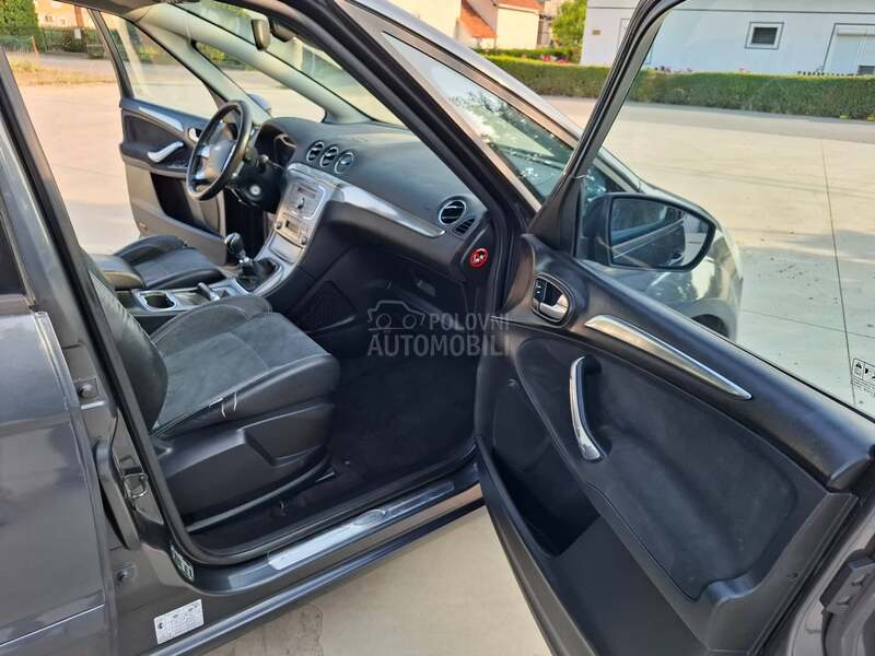 Ford S-Max 