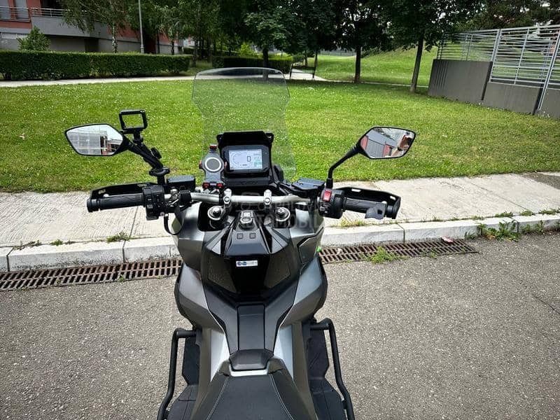 Honda X adv 750