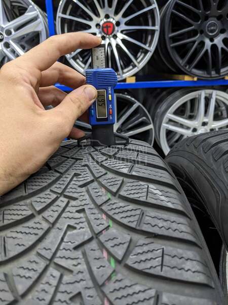 Goodyear 205/60 R16 Zimska
