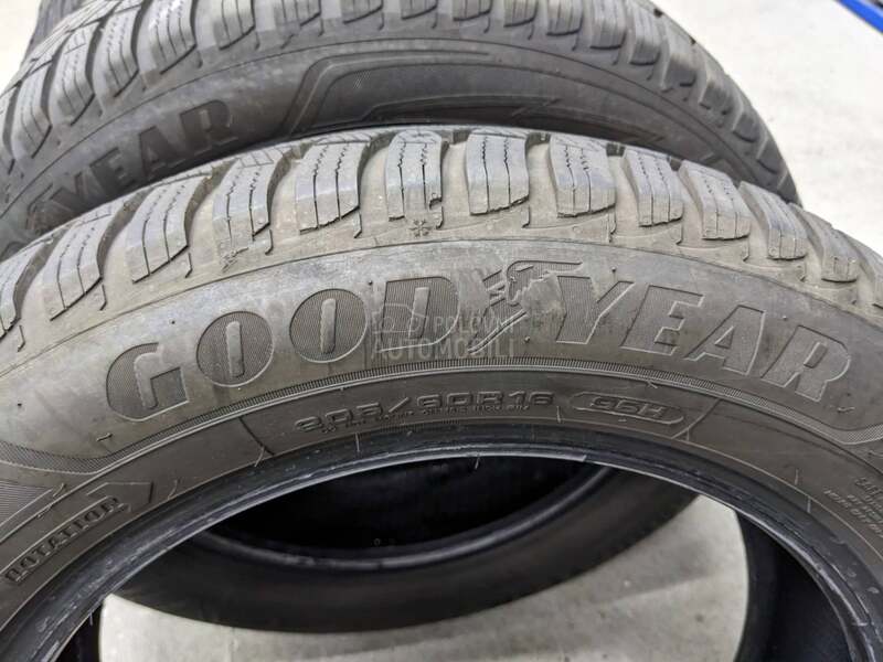 Goodyear 205/60 R16 Zimska