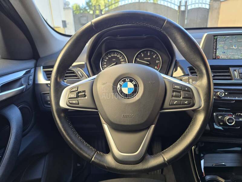 BMW X1 2.0D Sportline Perla