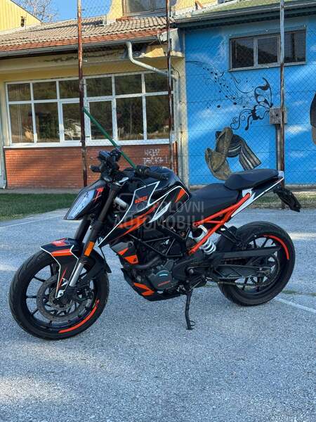 KTM Duke 125