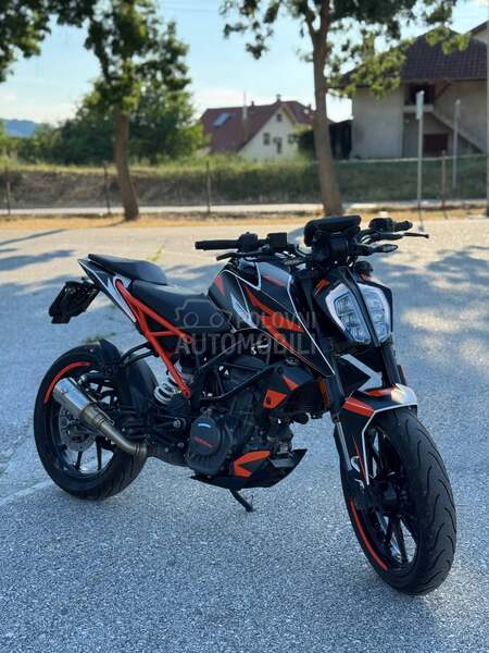 KTM Duke 125