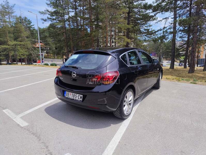 Opel Astra J 1.7 cdti