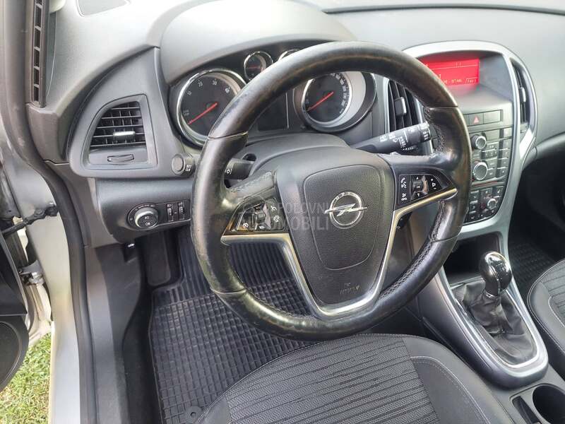 Opel Astra J 1.6 cdti
