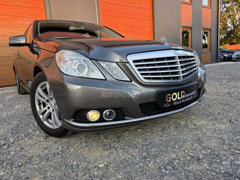 Mercedes Benz E 220 2.1CDi ELEGANCE AUT
