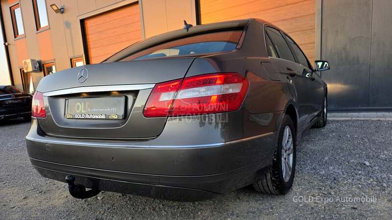 Mercedes Benz E 220 2.1CDi ELEGANCE AUT