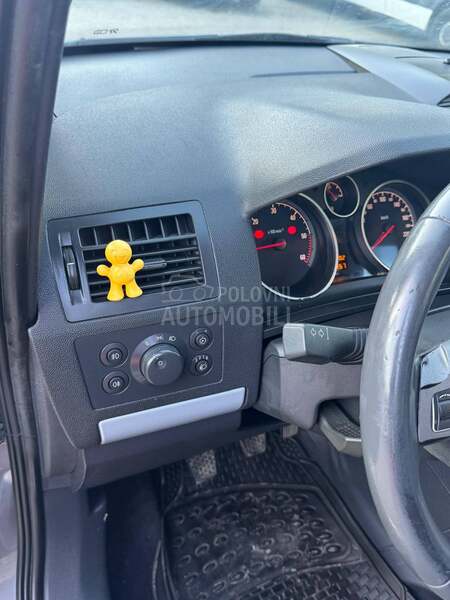 Opel Zafira 7 s e d i s t a