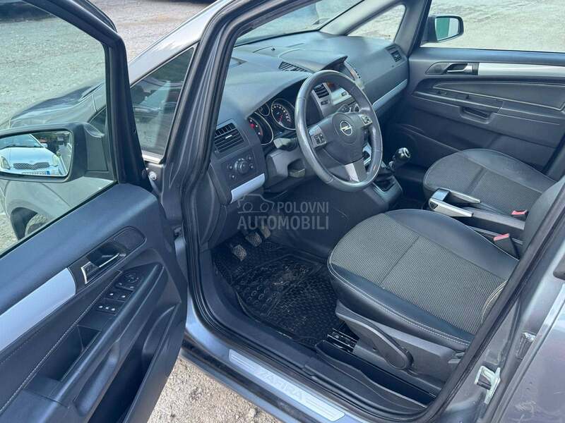 Opel Zafira 7 s e d i s t a