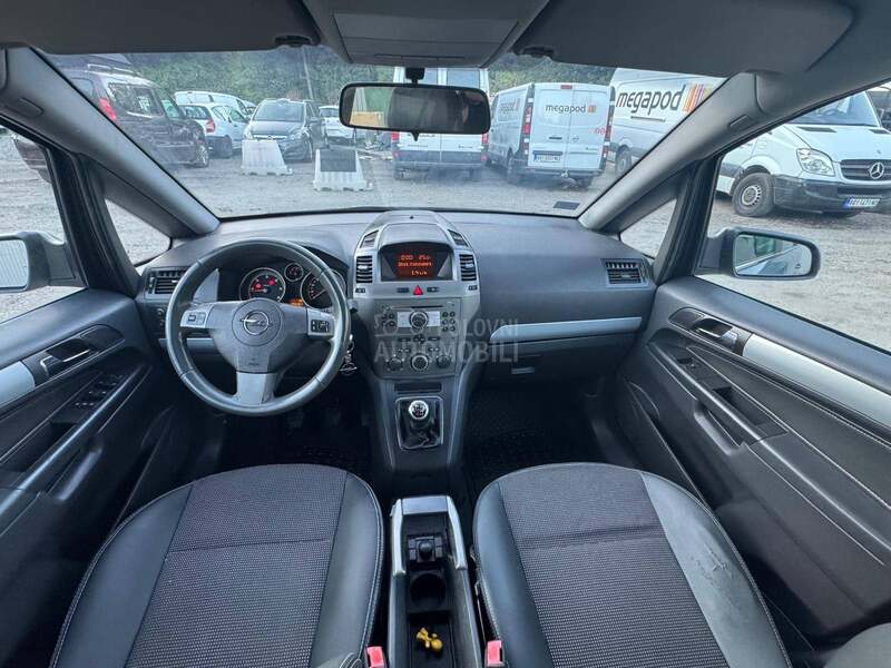 Opel Zafira 7 s e d i s t a
