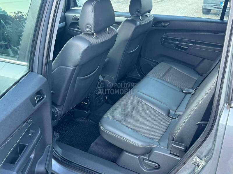 Opel Zafira 7 s e d i s t a