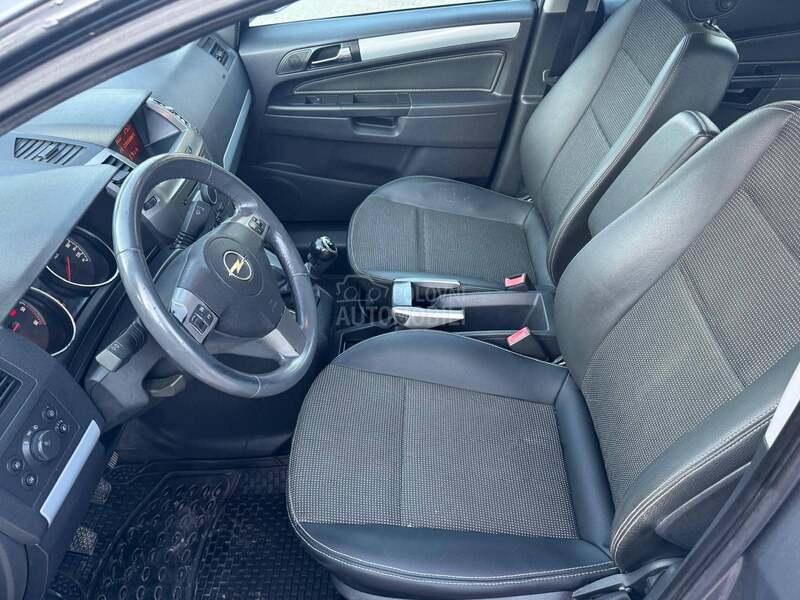 Opel Zafira 7 s e d i s t a