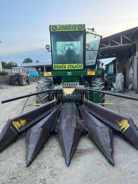 John Deere 5460