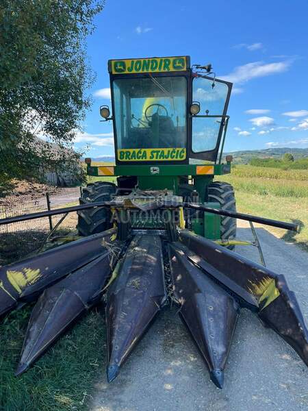 John Deere 5460