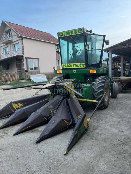 John Deere 5460