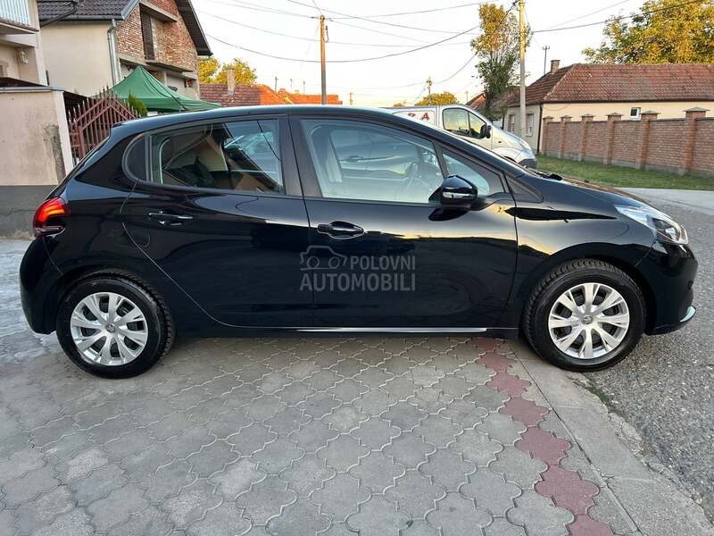 Peugeot 208 1.2 //PureTech//