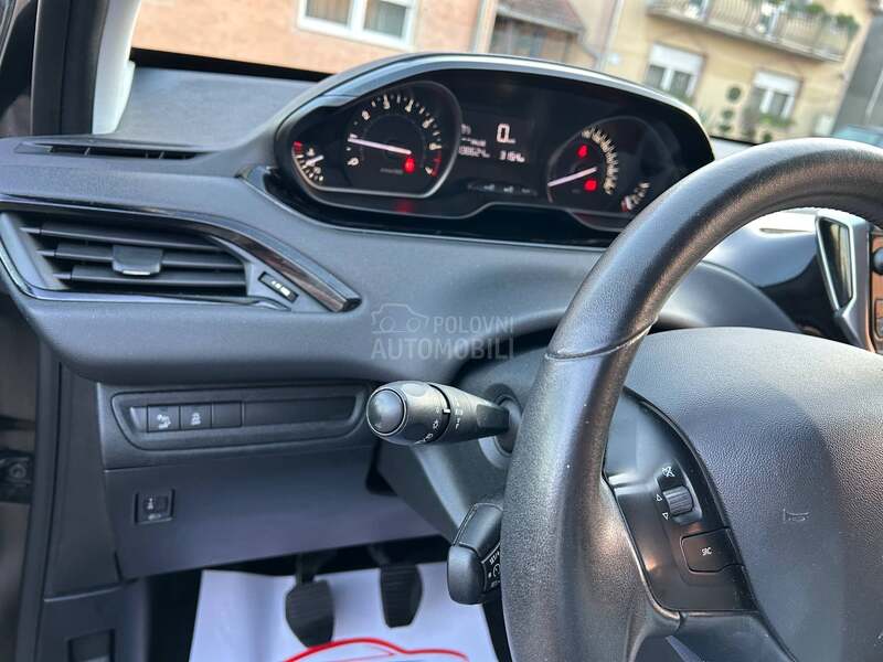 Peugeot 208 1.2 //PureTech//