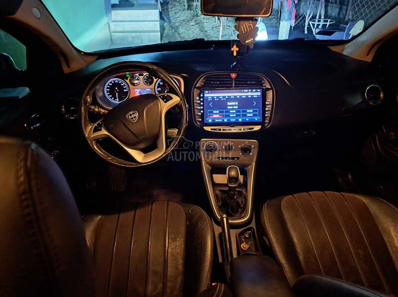 Lancia Delta 1.6mjet