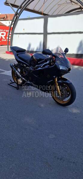 Yamaha R6