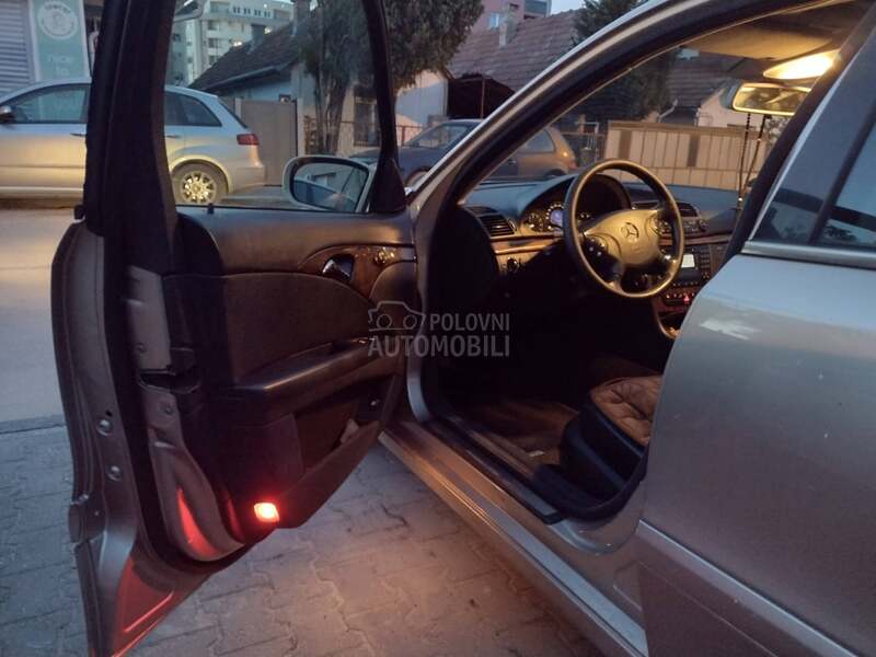 Mercedes Benz E 220 E 200 CDI