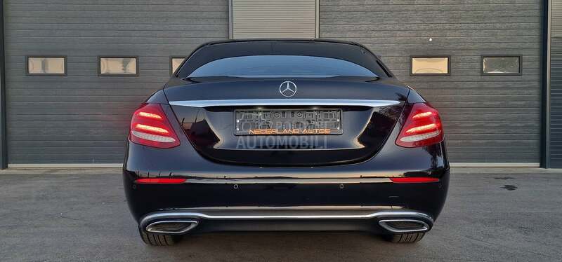 Mercedes Benz E 200 AVANTGARDE/PREMIUM
