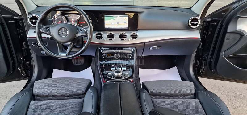 Mercedes Benz E 200 AVANTGARDE/PREMIUM