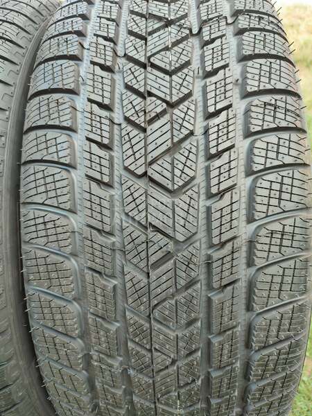 Pirelli 275/45 R21 Zimska