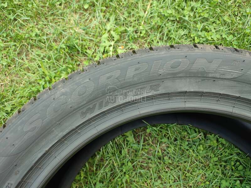 Pirelli 275/45 R21 Zimska