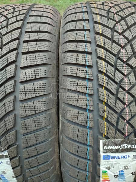 Goodyear 275/40 R22 Zimska