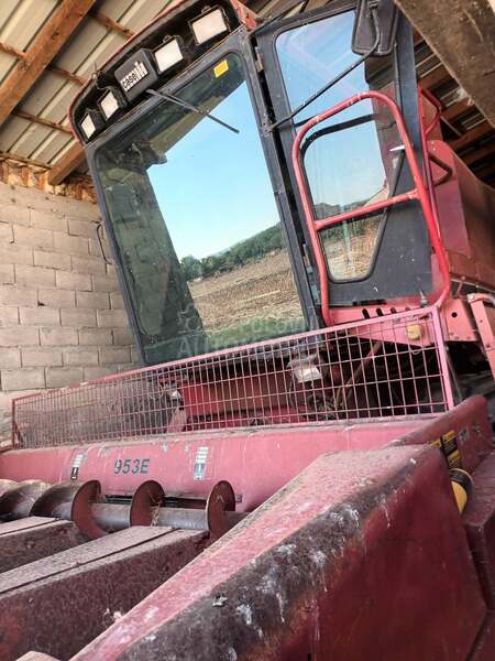 Case axial 1640