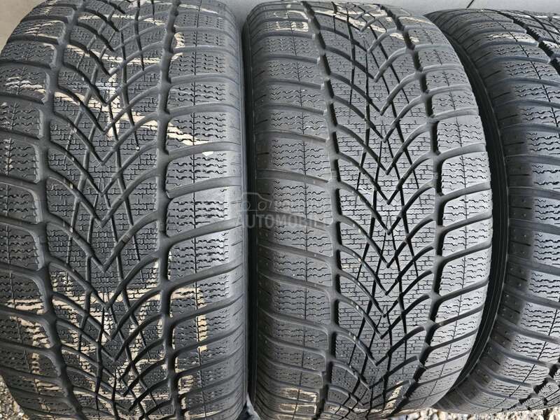 Dunlop 255/40 R18 Zimska