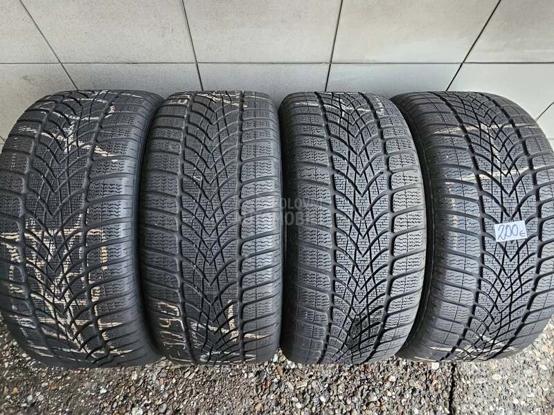 Dunlop 255/40 R18 Zimska