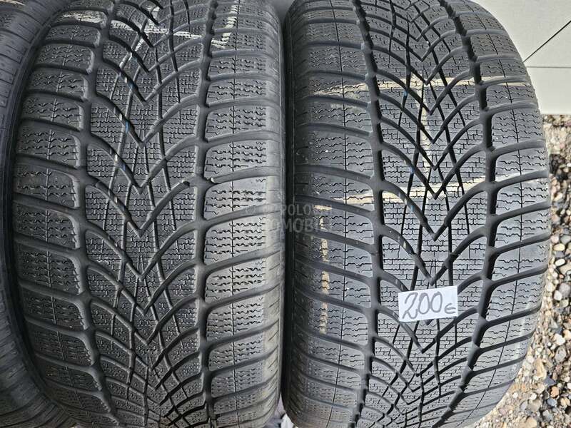 Dunlop 255/40 R18 Zimska