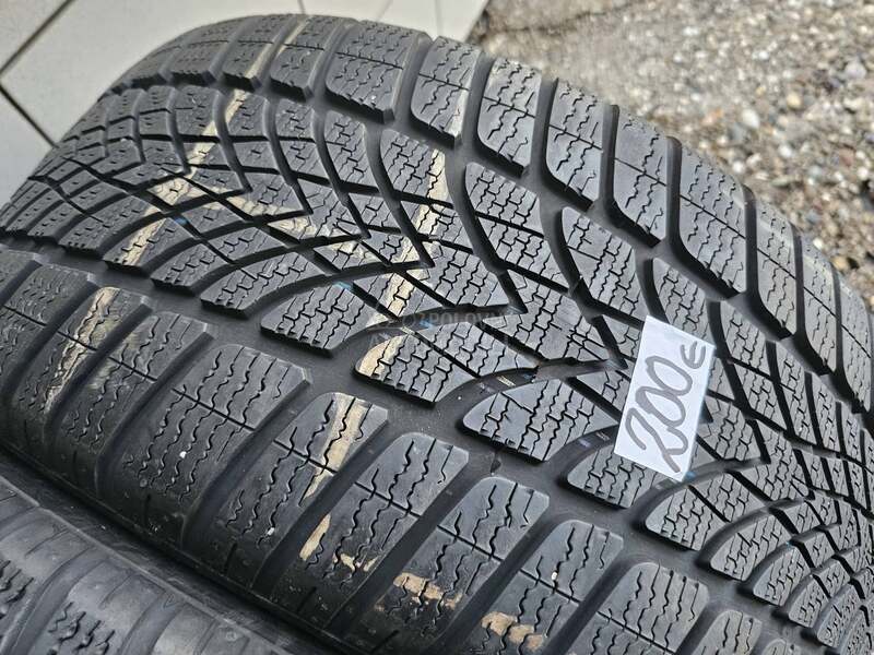 Dunlop 255/40 R18 Zimska