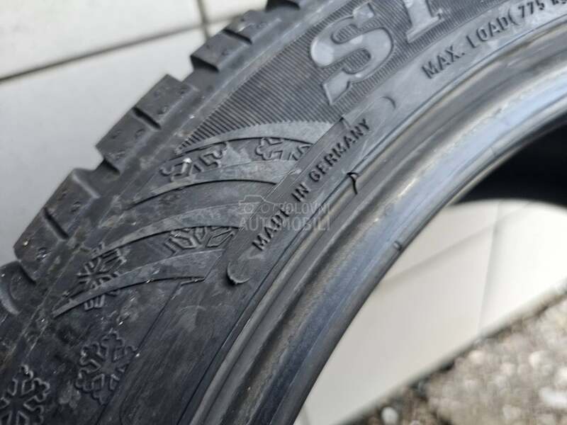 Dunlop 255/40 R18 Zimska