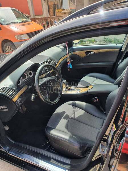 Mercedes Benz E 220 