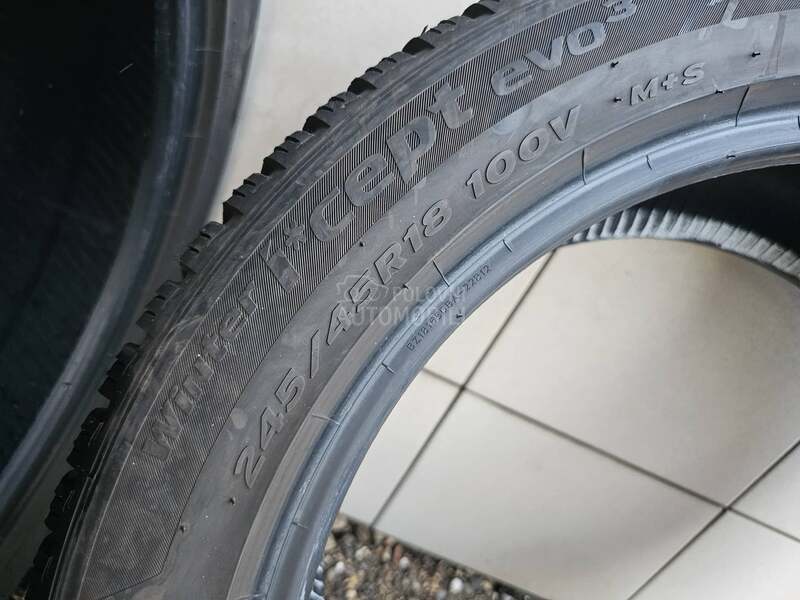 Hankook 245/45 R18 Zimska
