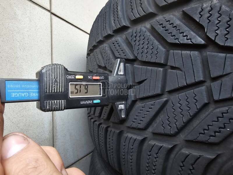 Hankook 245/45 R18 Zimska