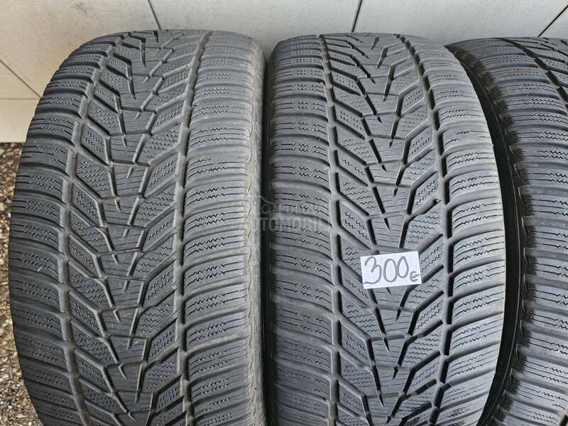 Hankook 245/45 R18 Zimska