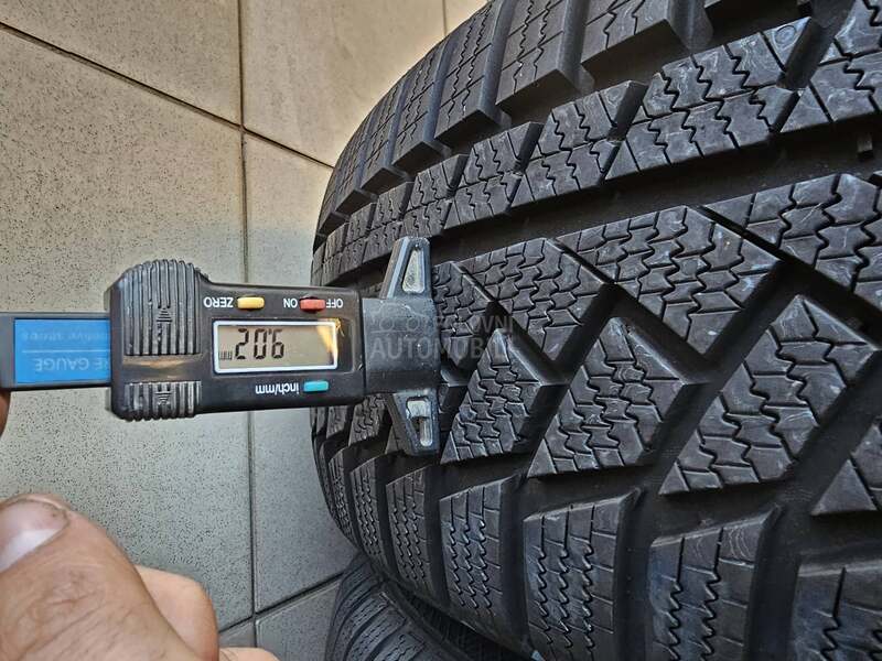 Continental 215/60 R18 Zimska