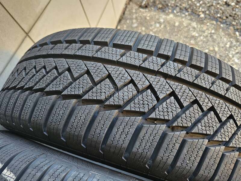 Continental 215/60 R18 Zimska