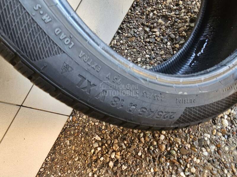 Continental 225/45 R18 Zimska
