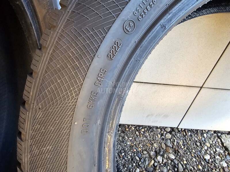 Continental 215/60 R18 Zimska