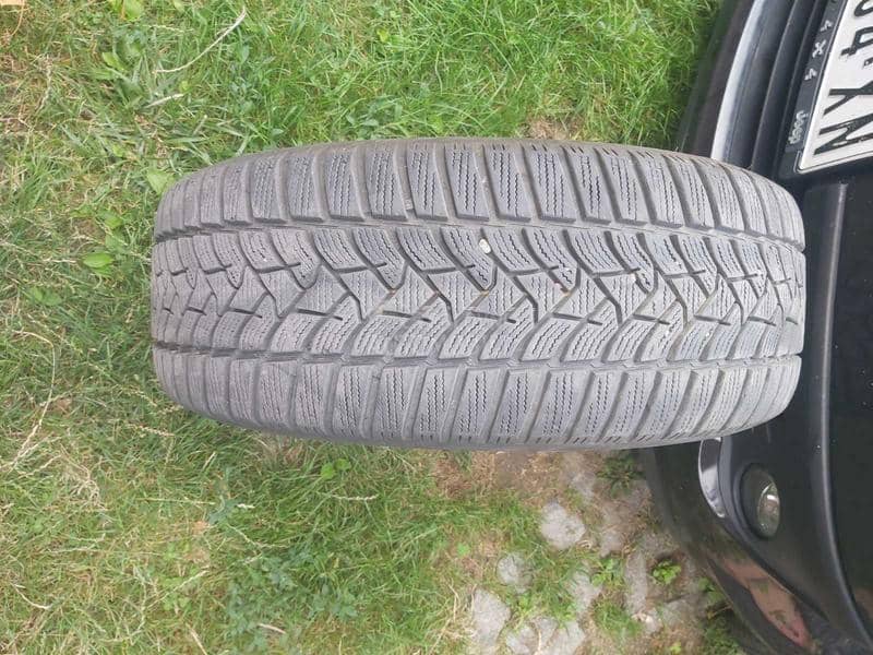 Dunlop 215/55 R16 Zimska