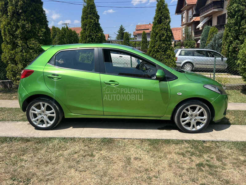 Mazda 2 